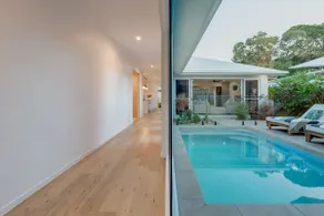 Trinity Beach Coastal Luxe Pool Retreat – 4BR - Image 2