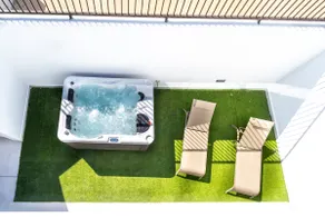 Private jacuzzi in a new apartment - Image 2