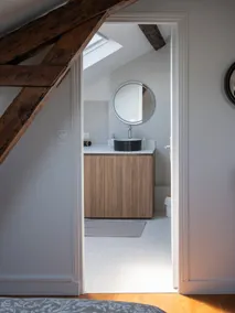 Elegant, renovated studio in the heart of the city - Image 5