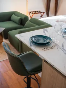 Elegant, renovated studio in the heart of the city - Image 2
