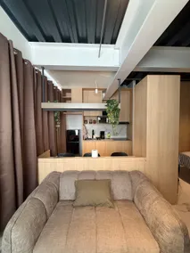 Modern air-conditioned loft with views and comfort - Image 2