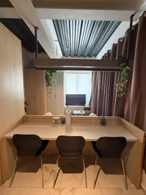 Modern air-conditioned loft with views and comfort - Image 5