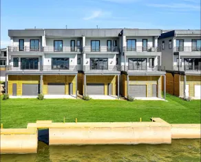New Modern Lakeview Townhome | Near NASA & Kemah - Image 5