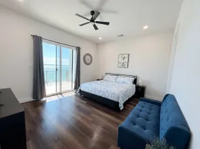 New Modern Lakeview Townhome | Near NASA & Kemah - Image 4
