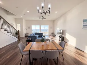 New Modern Lakeview Townhome | Near NASA & Kemah - Image 3