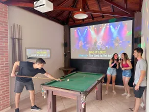 House with pool, big screen, and karaoke in Brotas - Image 3