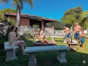 House with pool, big screen, and karaoke in Brotas - Image 2