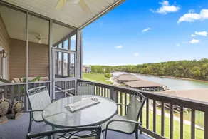 2 Kayaks! Lakefront w/ Pools, Hot Tub, Golf - Image 4