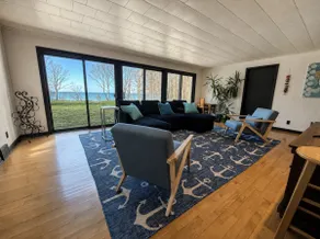 Private Wine Country Estate with 550ft Lakefront - Image 4