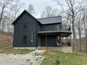 Remote 3-Bedroom House Close to Patoka Lake - Image 4