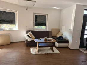 Apartment with an atrium in a quiet and pleasant setting - Image 2