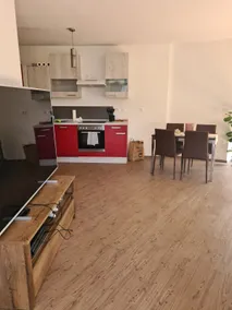 Apartment with an atrium in a quiet and pleasant setting - Image 3
