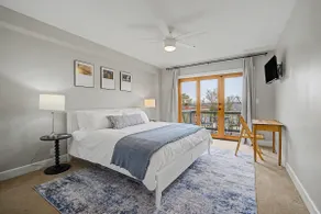 Premier St Elmo Unit w Large Balcony over Park - Image 2