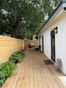 Private gated Miami home with oak tree deck - Image 3