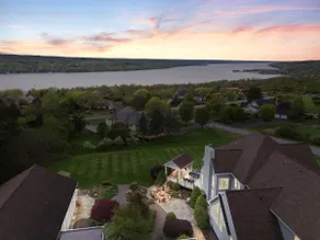 Luxury Lakeview Estate w Indoor Pool & Golf Sim - Image 2