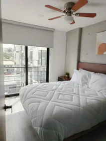 New Central Apartment with Gym- Modern & Elegant - Image 2