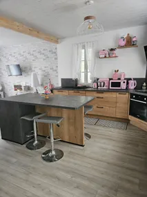 the house is located in the central massif - Image 2