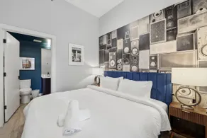 Plymouth Collection: 3BD 2BA with Gym & Rooftop - Image 2
