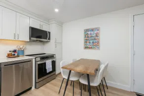 Neighborhood Nest | 10 minutes to Beach & Downtown - Image 4