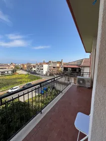 Bright Apartment•8m Walk to Beach•Fast Internet - Image 2