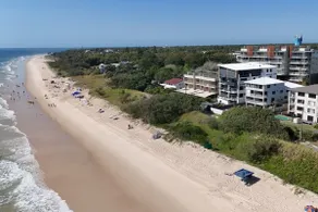 Bribie Beachfront Luxury Apartment w/ Pool and BBQ - Image 2