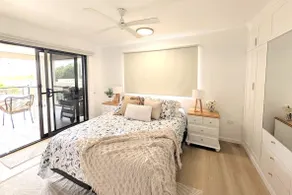 Bribie Beachfront Luxury Apartment w/ Pool and BBQ - Image 3