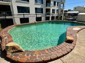 Bribie Beachfront Luxury Apartment w/ Pool and BBQ - Image 5