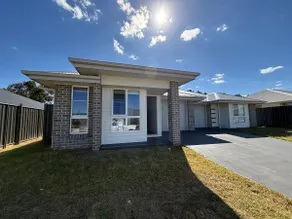 4BR Home with Outdoor Dining, BBQ & Movie Room - Image 3