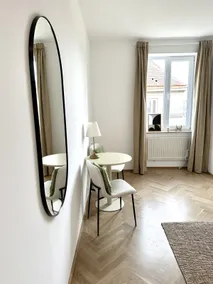 Sunny Airbnb near U3 - Image 3