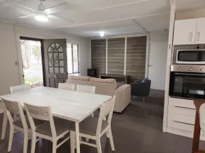 The Honkeynut Guest House - Image 3