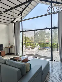 Modern 1BHK Cottage in Yercaud with Pool Access - Image 5