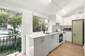 The Warners Bondi - Image 5