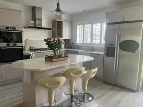 Teach Eriu Albu Luxury 4Bedroom Home with Garden in Trim - Image 5