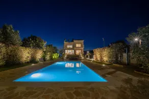 Blue Pine Villa - Image 4