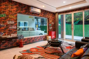 Garage House Bangkok-Car Theme Stay 8Bed 6Room - Image 5