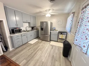 Perfect Location! 3BR Home Near the Park - Image 4