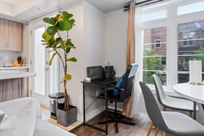 Executive Townhome Near Downsview Park - Image 2