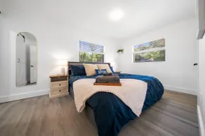 Modernized 3BR Pool Home near downtown, i75, & WEC - Image 4