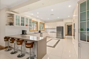 Elegant Private Retreat for a Relaxing Stay - Image 4