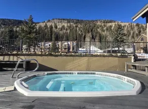 Adventure condo in the mountains. Pickleball court - Image 5