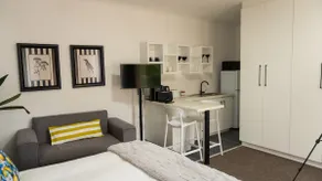 Oaknest, serene garden retreat. Rooted in comfort. - Image 3