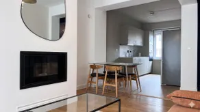 Charming Haven – 2-Bedroom Apartment on Place d'Armes - Image 3