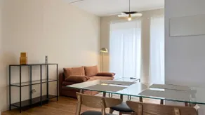 Charming Haven – 2-Bedroom Apartment on Place d'Armes - Image 2