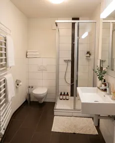 Central apartment (45sqm) with private parking - Image 5