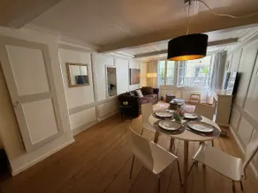 Old Town Oasis with 4 Beds, Balcony & Office - Image 5