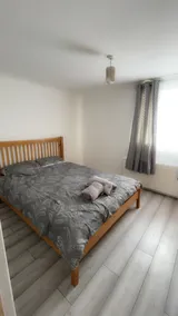 Elegant home near HeathrowAirport fast city access free parking and WiFi - Image 5