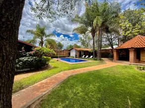 MC10 House with pool for large groups. Max 19 - Image 2