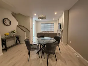De Executive Luxury Home - Image 2