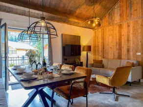 Premium apartment at a lake with mountain views - Image 3