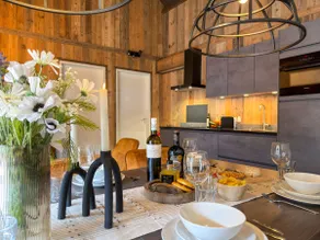 Premium apartment at a lake with mountain views - Image 5